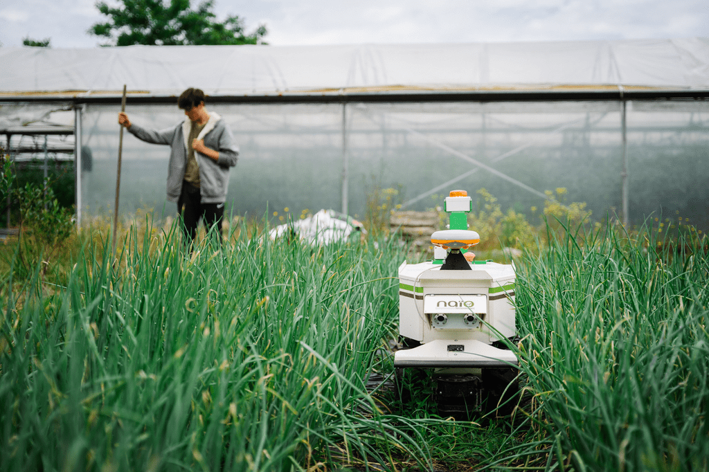 Robots can help farmers improve crop yields and ease labour shortages : Photograph by Naïo Technologies, available at https://bit.ly/3OdHtNH CC-BY 2.0