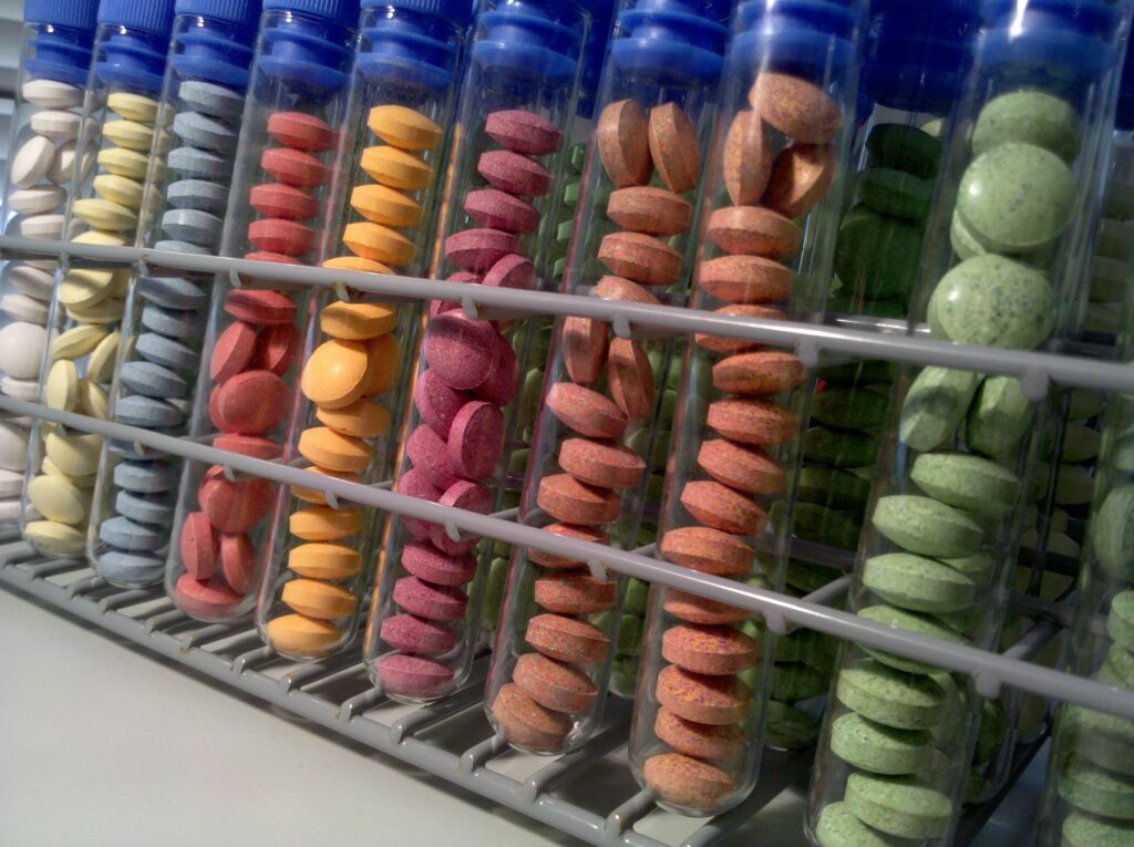 In search for a cheaper and more convenient solution, Malaysian men are risking their health. : ‘Rows and rows of pills’ by Martin Lopatka available at https://bit.ly/3znAUDg Creative Commons BY-SA 2.0