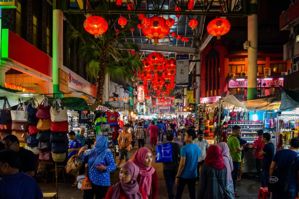 The use of Malaysian English has helped millions across the country overcome language barriers and bring Malaysians together. : Ravin Rau Unsplash License