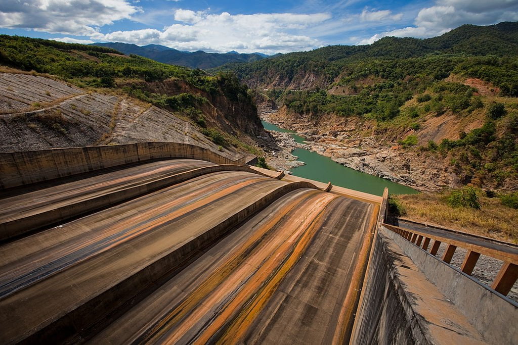 Vietnam’s Ya Ly Dam is one of many hydropower projects supplying cheaper, accessible energy — but at a cost to the Mekong River. (Tycho, Wikimedia Commons) : Tycho, Wikimedia Commons CC BY 4.0