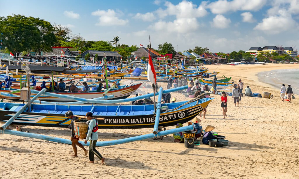 Fishing can help Indonesia grow its economy. : ‘Bali Kedonganan’ by Jorge Franganillo available at https://bit.ly/3UT9Vaw Jorge Franganillo CC BY 2.0
