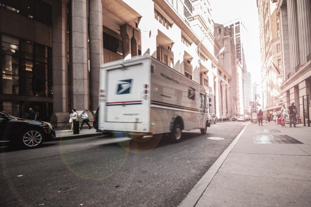 The rise of ecommerce delivery in dense urban environments is raising a heightened road safety challenge. : Norbert Kundrak, Unsplash Unsplash licence