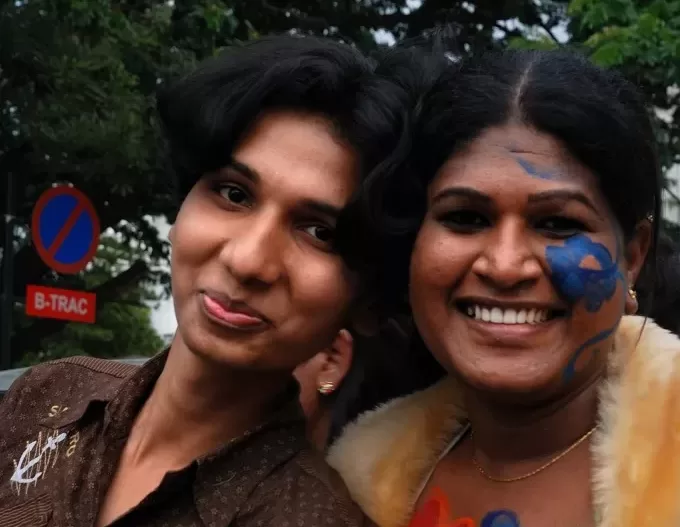 Same-sex couples are excluded from using an altruistic surrogate to have a child under India’s revised surrogacy laws. : Flickr: Vinayak Das https://www.flickr.com/photos/lighttripper/3667998525/ CC BY 2.0