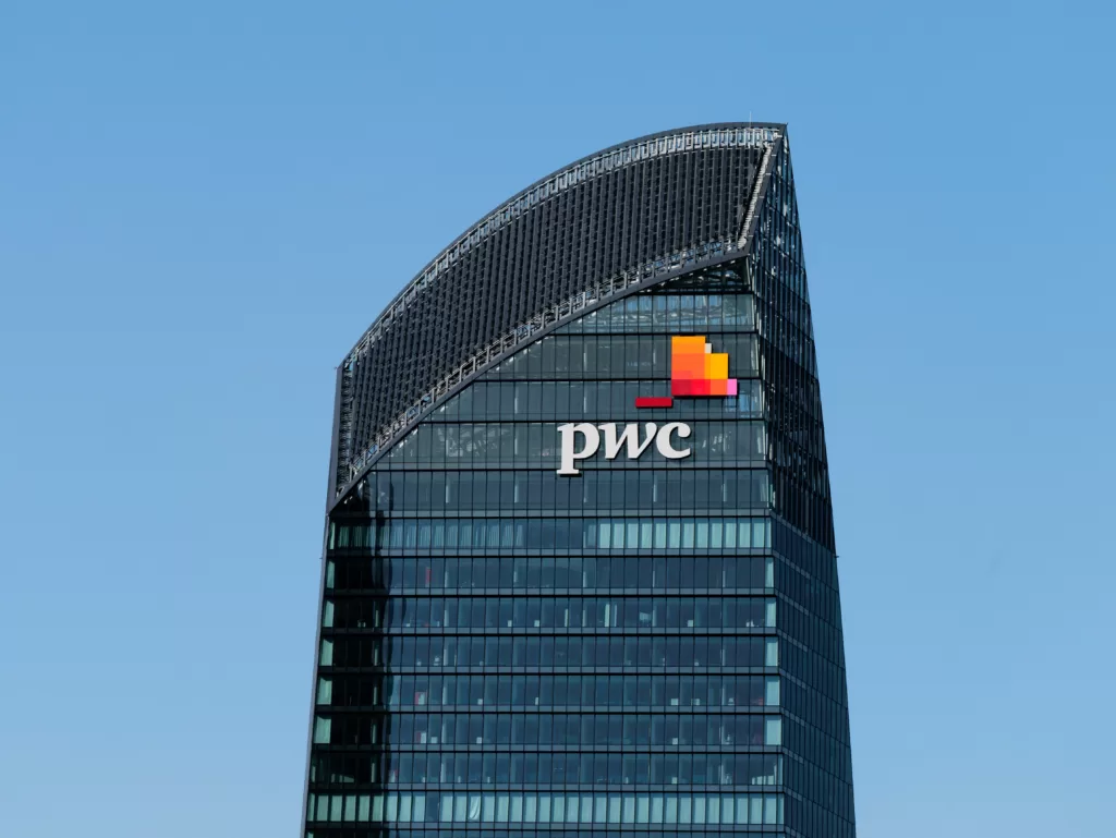 The PwC scandal in Australia highlights how the excessive use of consultants has very real implications for democratic decision-making. : Adriano via Unsplash (https://unsplash.com/photos/-hhkJV1mbxw) Unsplash Licence