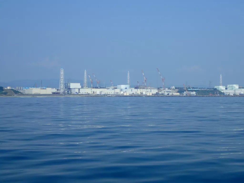TEPCO and the Japanese Government plan to release 1.25 million tonnes of treated radioactive water from the  Fukushima nuclear reactor into the Pacific Ocean. : Leslie Mabon, Open University via 360info CCBY4.0