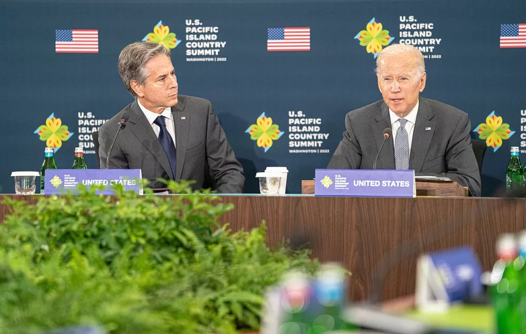 US Secretary of State Anthony Blinken (left) and President Joe Biden at the US-Pacific Island Country Summit in September 2022. : Freddie Everett, US Department of States, Wikimedia Commons