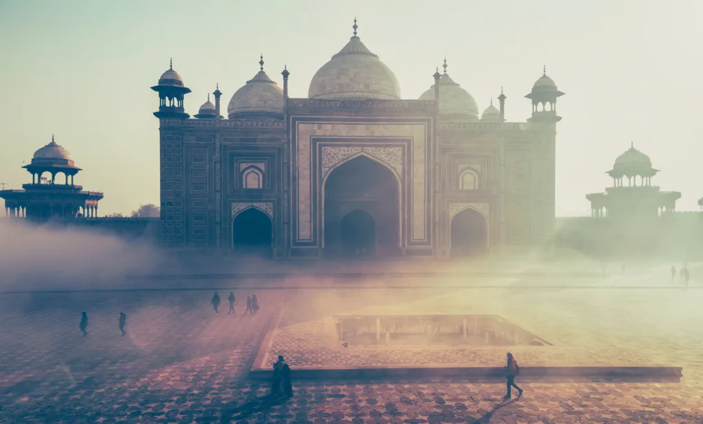 There has been a five-fold increase in the number of poor visibility days in the Indo-Gangetic Plain in the past 40 years. : Varshesh Joshi via Unsplash Unsplash Licence
