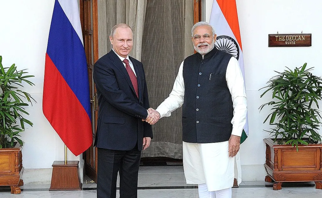 Indian Prime Minister Narendra Modi (right) has not economically isolated Russian President Vladimir Putin (left) over the invasion of Ukraine, despite pressure from the West. : Presidential Press and Information Office, Wikimedia Commons CC BY 4.0