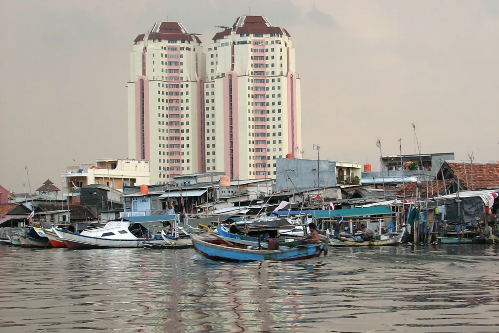 A rapidly urbanising Jakarta has yet to fully address its water quality issues. : Przemek Pietrak, Flickr CC BY 2.0 (https://creativecommons.org/licenses/by/2.0/)