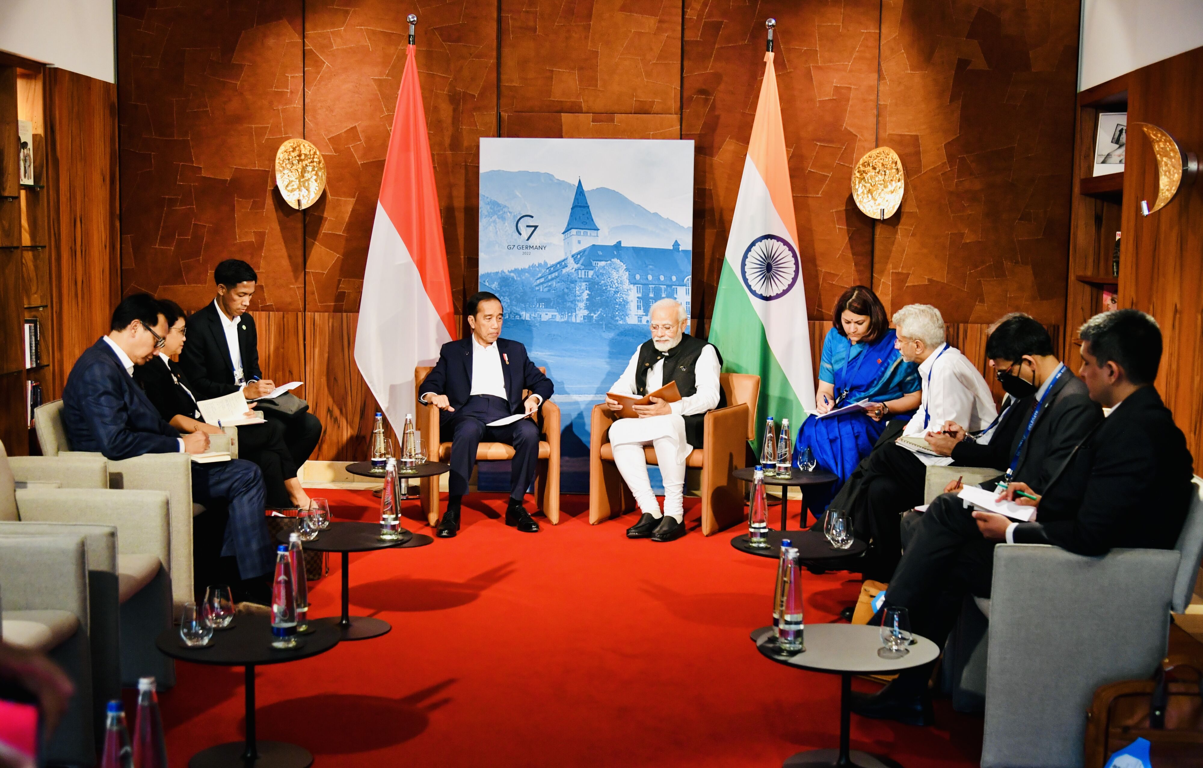 Collaboration between India and Indonesia is expected to intensify in security and defence, alternative energy and sustainable development : Presiden RI dan PM India LAILY_RACHEV https://bit.ly/4bcAsYV LAILY_RACHEV