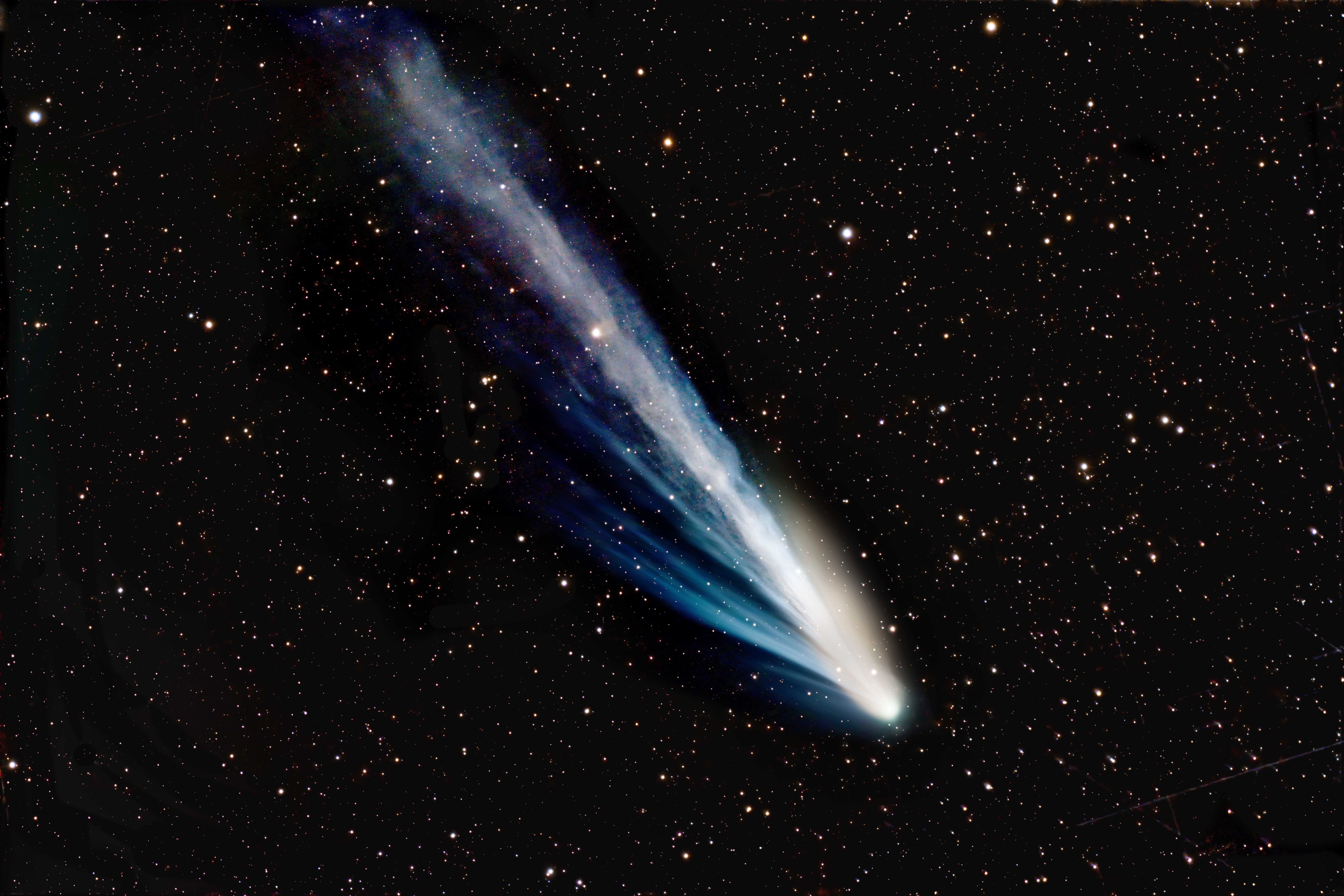 A long exposure image of Comet 12P/Pons-Brooks, aka the ‘Devil Comet’. : Flickr: Don Heffernan CC BY 2.0