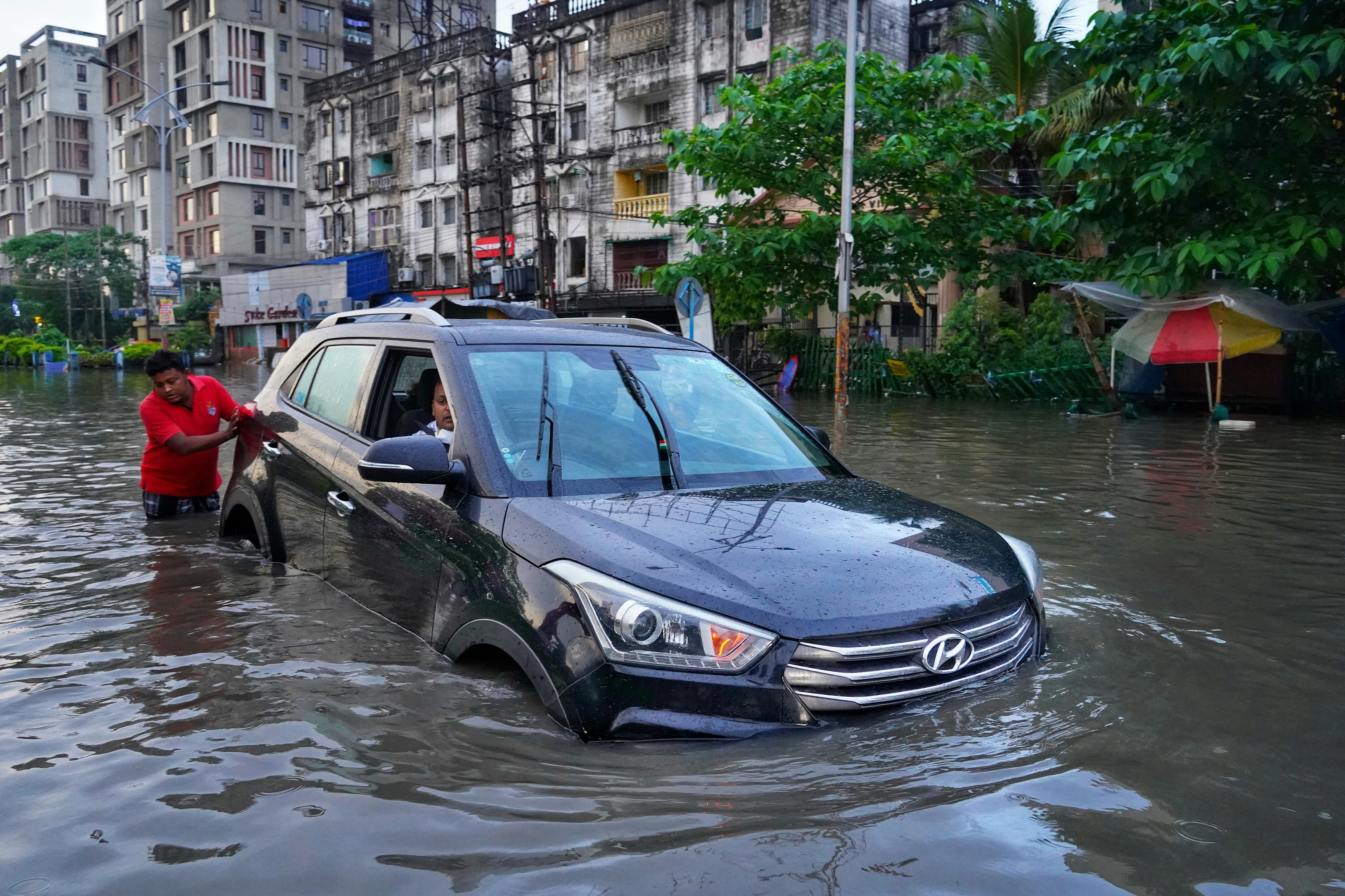 Mumbai’s myriad waterways make the city of 21 million especially prone to floods during monsoon season. : Dibakar Roy via Unsplash CCBY4.0