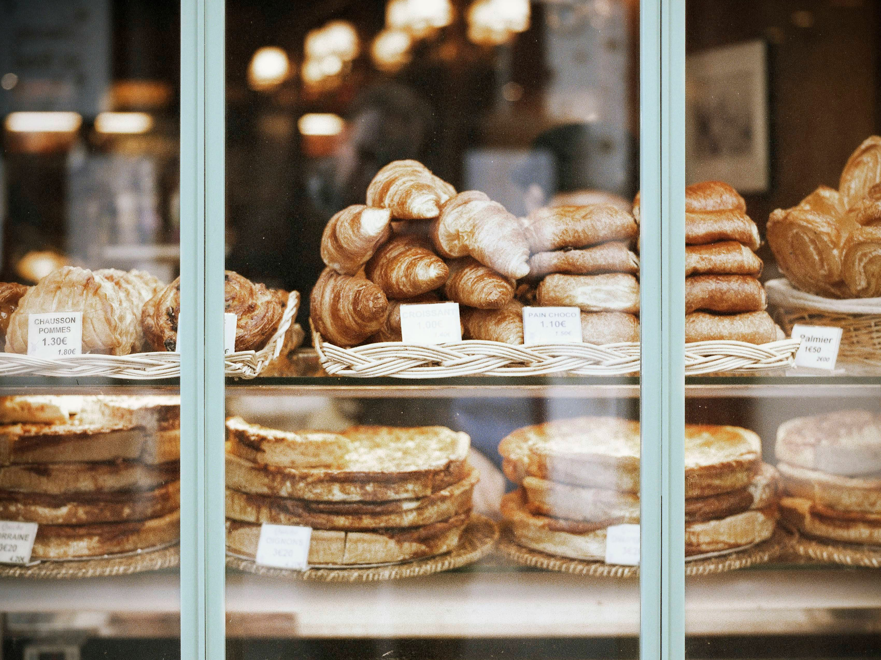 Bakeries — and their array of gluten-laden goodies — are not good places for people with celiac disease to visit. : Unsplash: Siebe Warmoeskerken Unsplash Licence