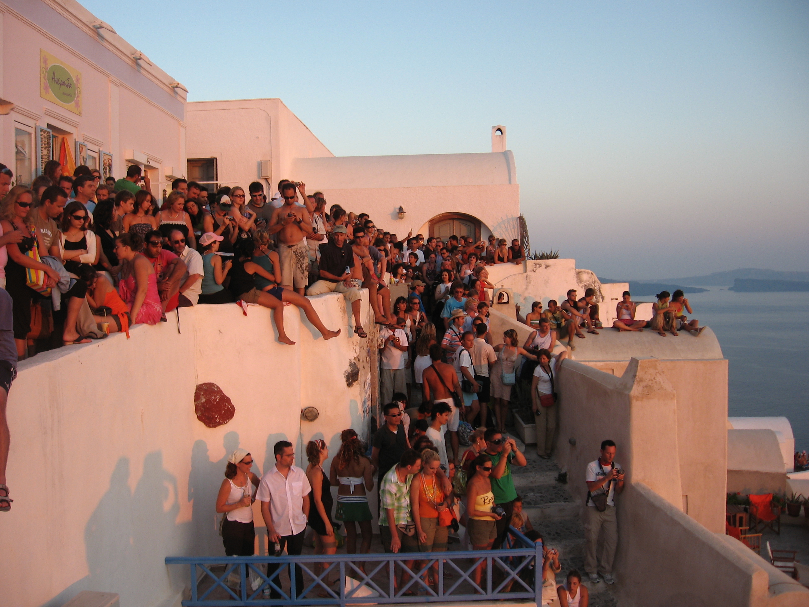 Crowd at Ios, Greece. The concentration of tourism in key destinations marginalises other locations in a region, where attractions may exist but go unnoticed. : availabel at https://commons.wikimedia.org/wiki/File:Crowd_at_Io.jpg Public domain