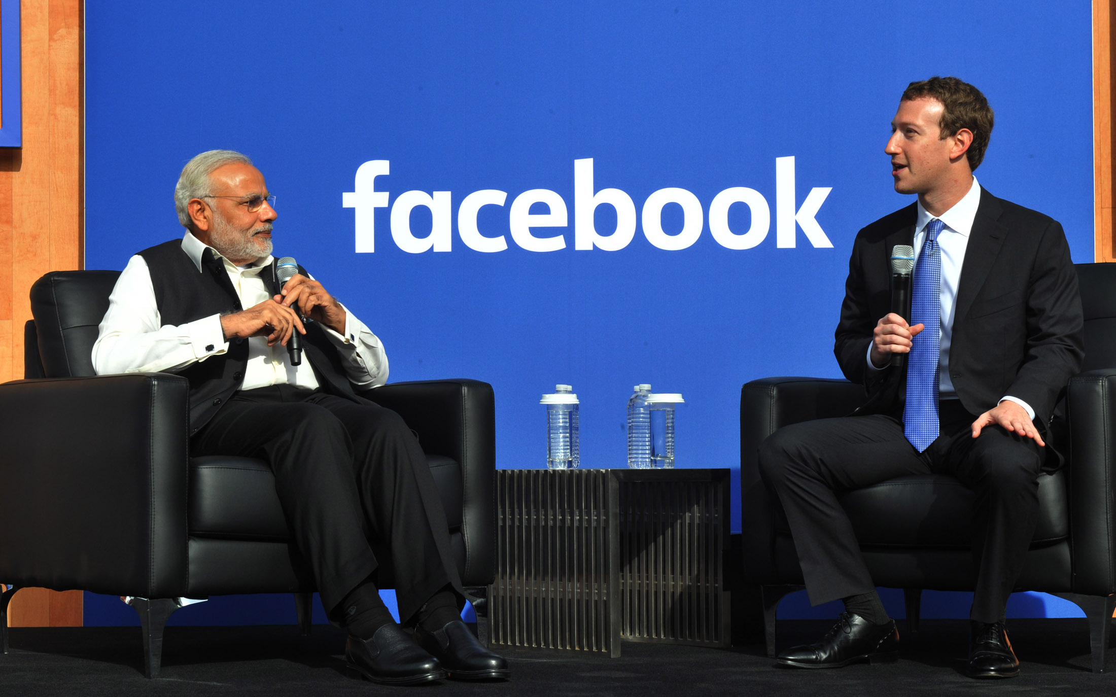 Indian Prime Minister Narendra Modi with Facebook CEO Mark Zuckerberg at a Town Hall Q&A session, at Facebook HQ, in San Jose, California. : Prime Minister’s Office, Government of India http://pibphoto.nic.in/photo//2015/Sep/l2015092871325.jpg